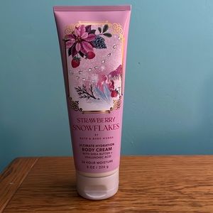Strawberry snowflakes body cream